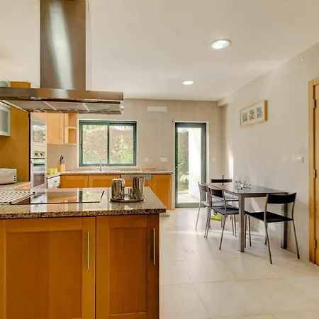 Praia Do Carvoeiro Sleeps 8 Pool Air Con Wifi * Carvoeiro (Lagoa)