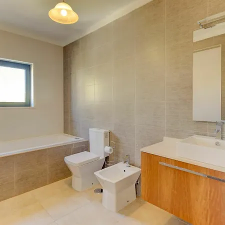Praia Do Carvoeiro Sleeps 8 Pool Air Con Wifi Carvoeiro (Lagoa)