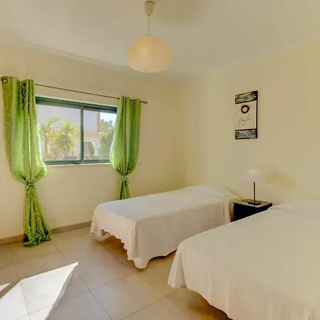 Praia Do Carvoeiro Sleeps 8 Pool Air Con Wifi * Carvoeiro (Lagoa)