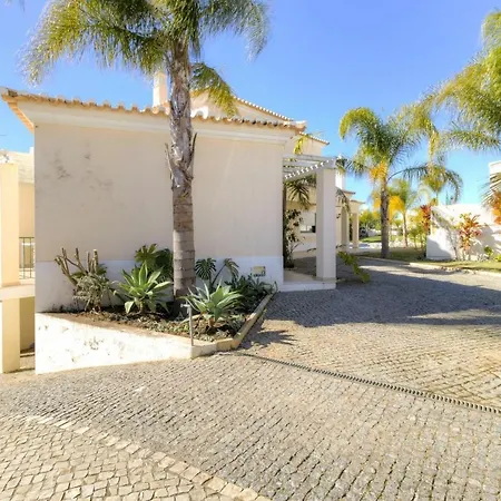 Praia Do Carvoeiro Sleeps 8 Pool Air Con Wifi Carvoeiro (Lagoa)